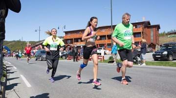 Fjellmaraton Miniton i sentrum av Beitostølen sommervær
