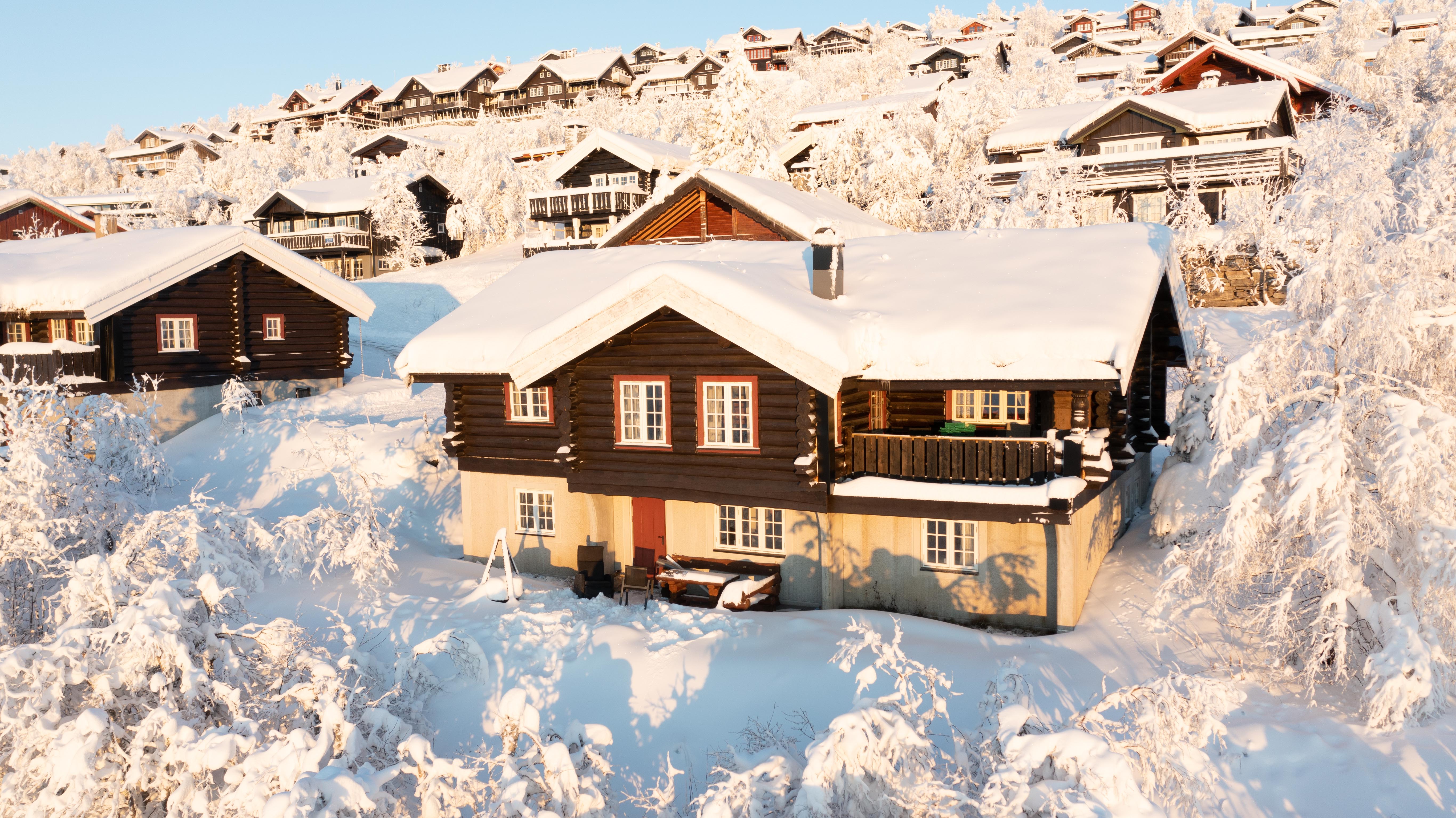 Hermannstua, stor hytte i Bjødnabakken med flott utsikt over vannet Øyangen