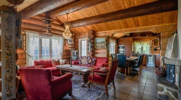 Jacobstua, stue, spisestue og kjøkkenet er veldig innbydende