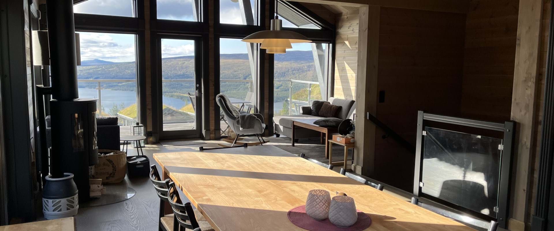 Reksla 68B med panoramautsikt over Øyangen fra stuen