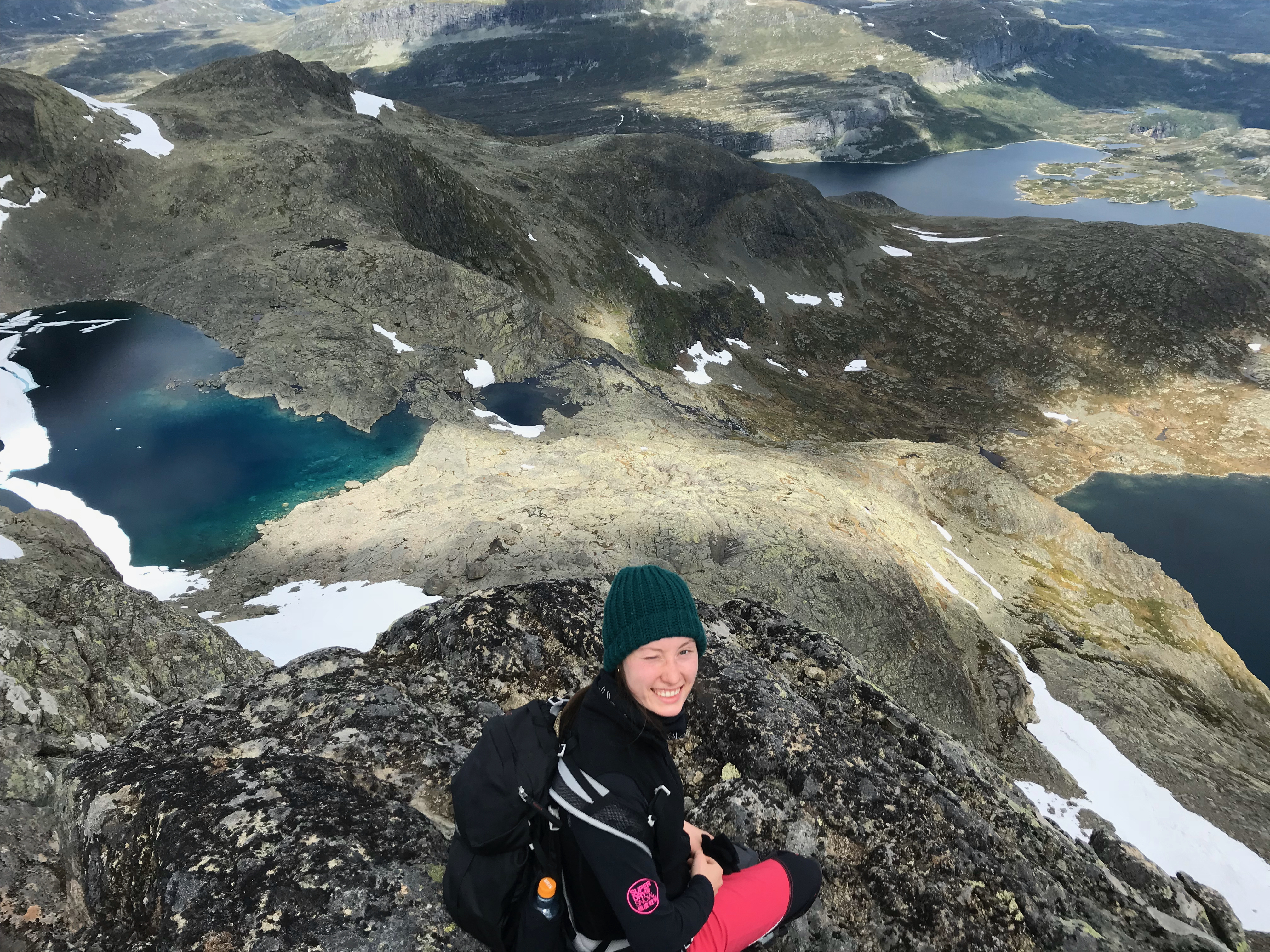 Silje På Fjelltur Opp Mugnetind I Høsten